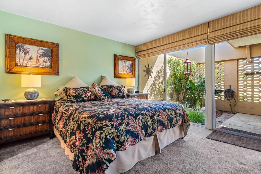 Sandpiper Palm Deser - Residential
