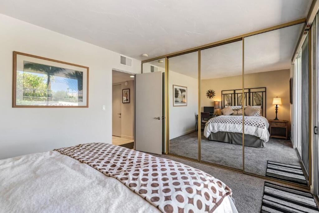 Sandpiper Palm Deser - Residential