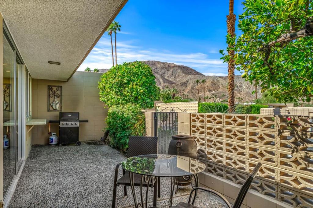 Sandpiper Palm Deser - Residential
