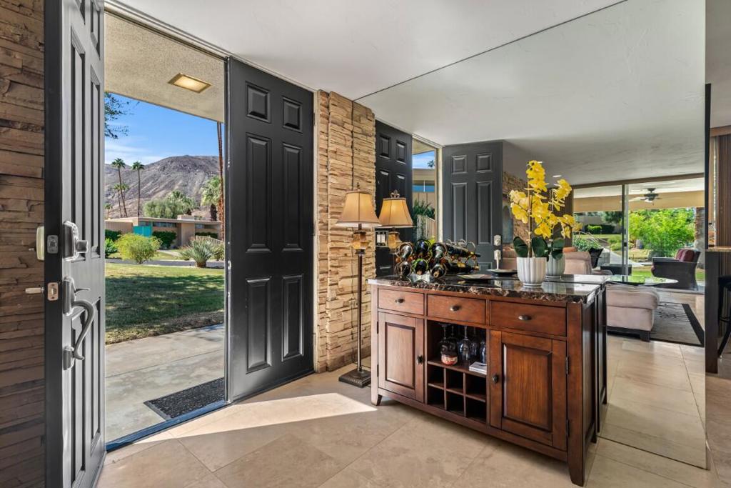 Sandpiper Palm Deser - Residential