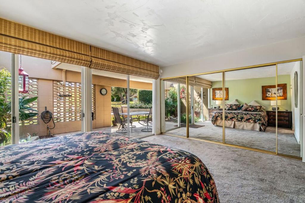 Sandpiper Palm Deser - Residential
