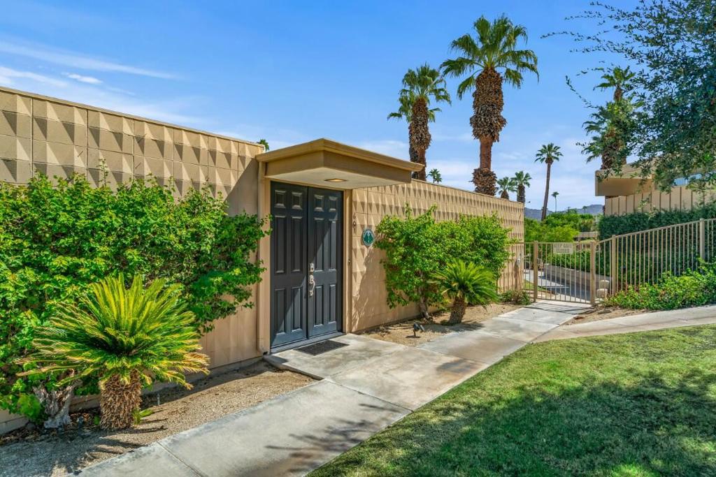 Sandpiper Palm Deser - Residential