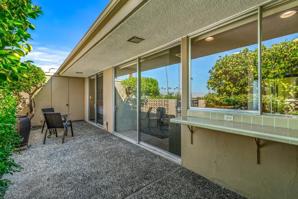Sandpiper Palm Deser - Residential