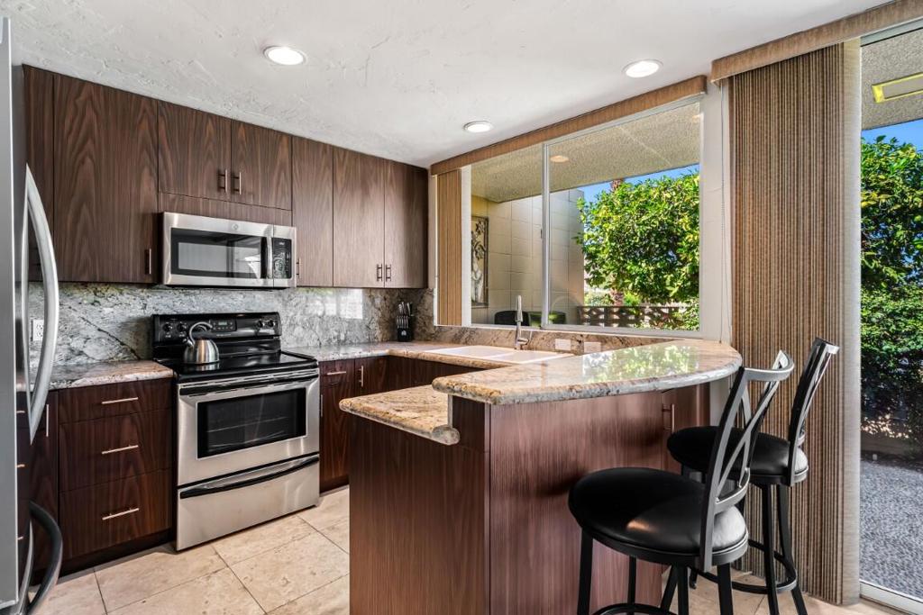 Sandpiper Palm Deser - Residential