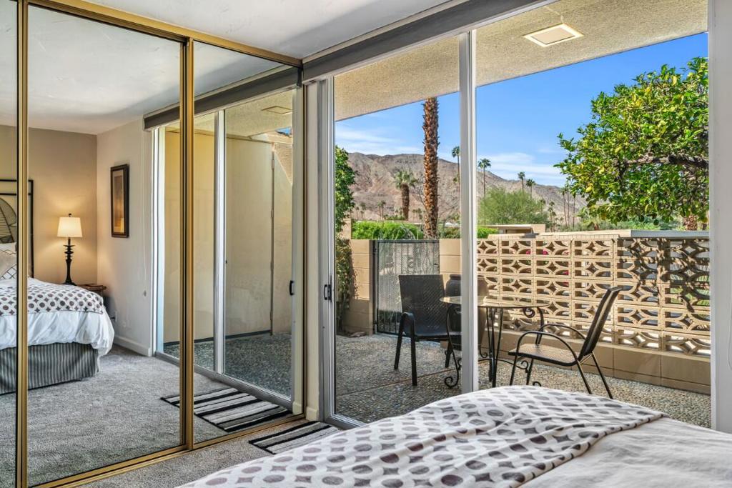 Sandpiper Palm Deser - Residential