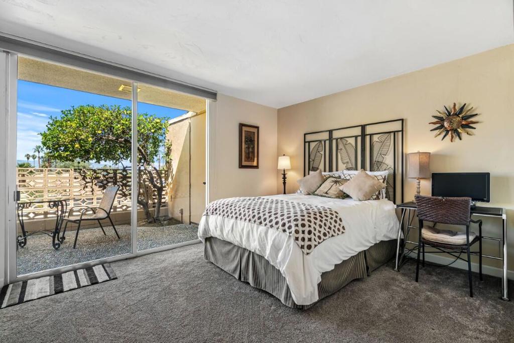 Sandpiper Palm Deser - Residential