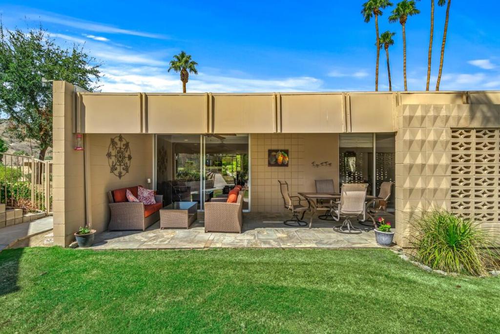 Sandpiper Palm Deser - Residential