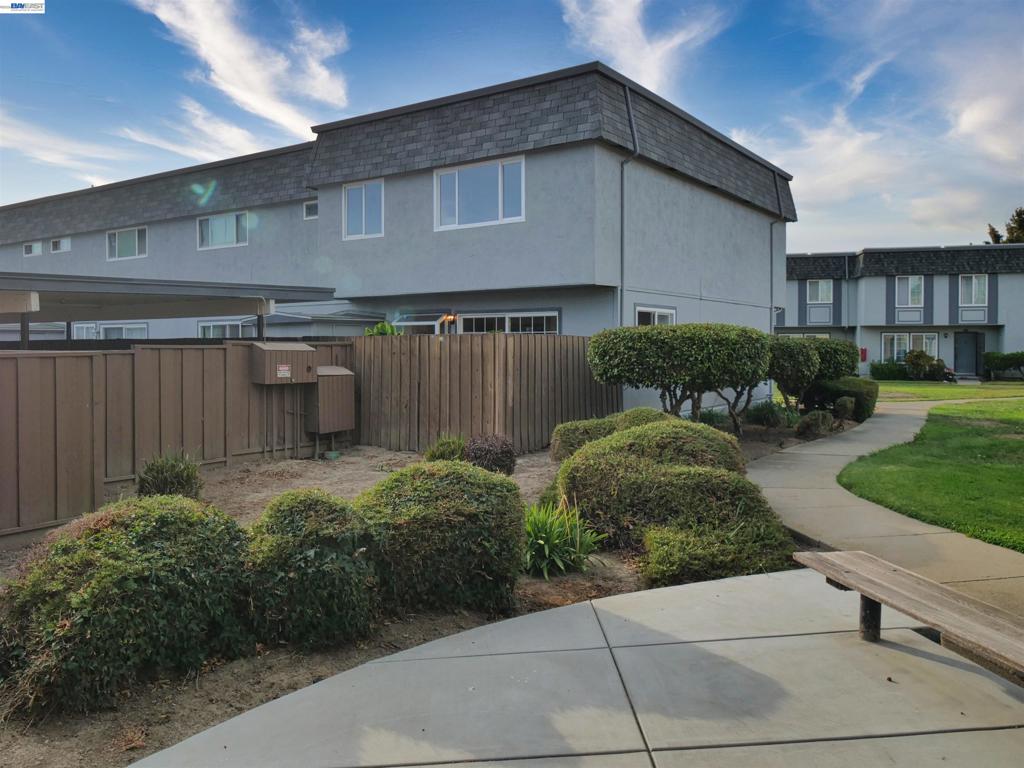 34590 Bluestone Cmn