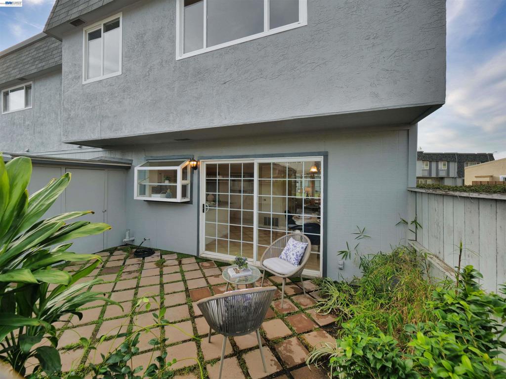 34590 Bluestone Cmn