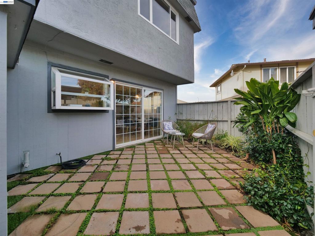 34590 Bluestone Cmn