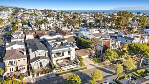 516 1\/2 Larkspur (Rear Home) Avenue, Corona Del Mar, CA 92625 - MLS#: NP25153078