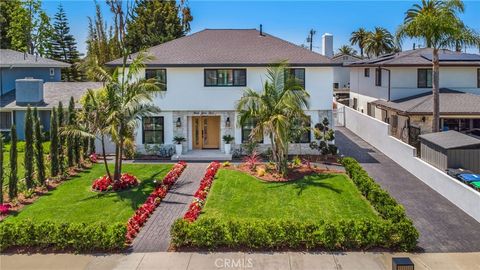 Photo of 305 Robinhood Ln, Costa Mesa, CA 92627 (MLS # OC26099696)