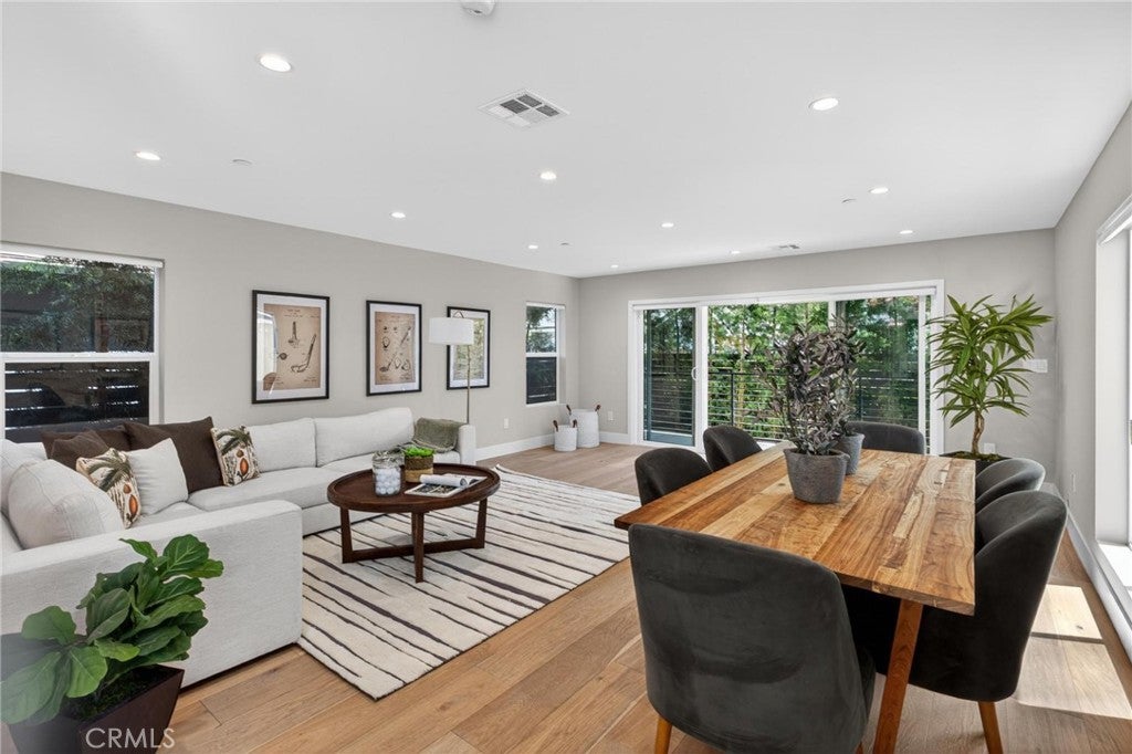 Photo of 4248 Mclaughlin Avenue, Los Angeles, CA 90066 (MLS # SB26214425)