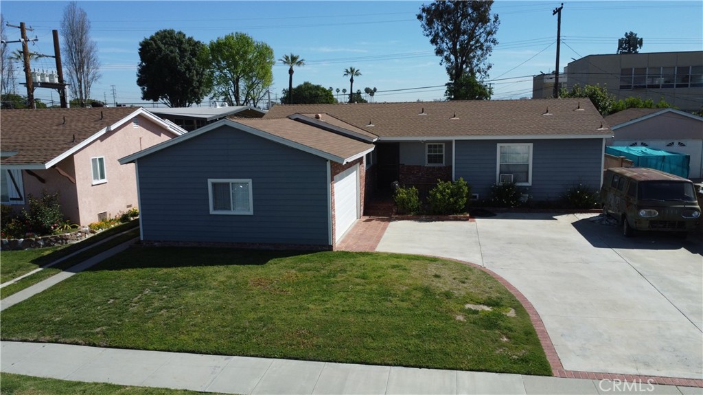 7900 La Habra
