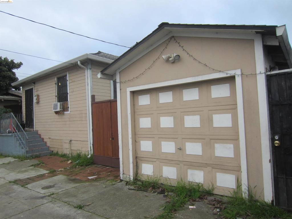 EAST OAKLAND - Residential