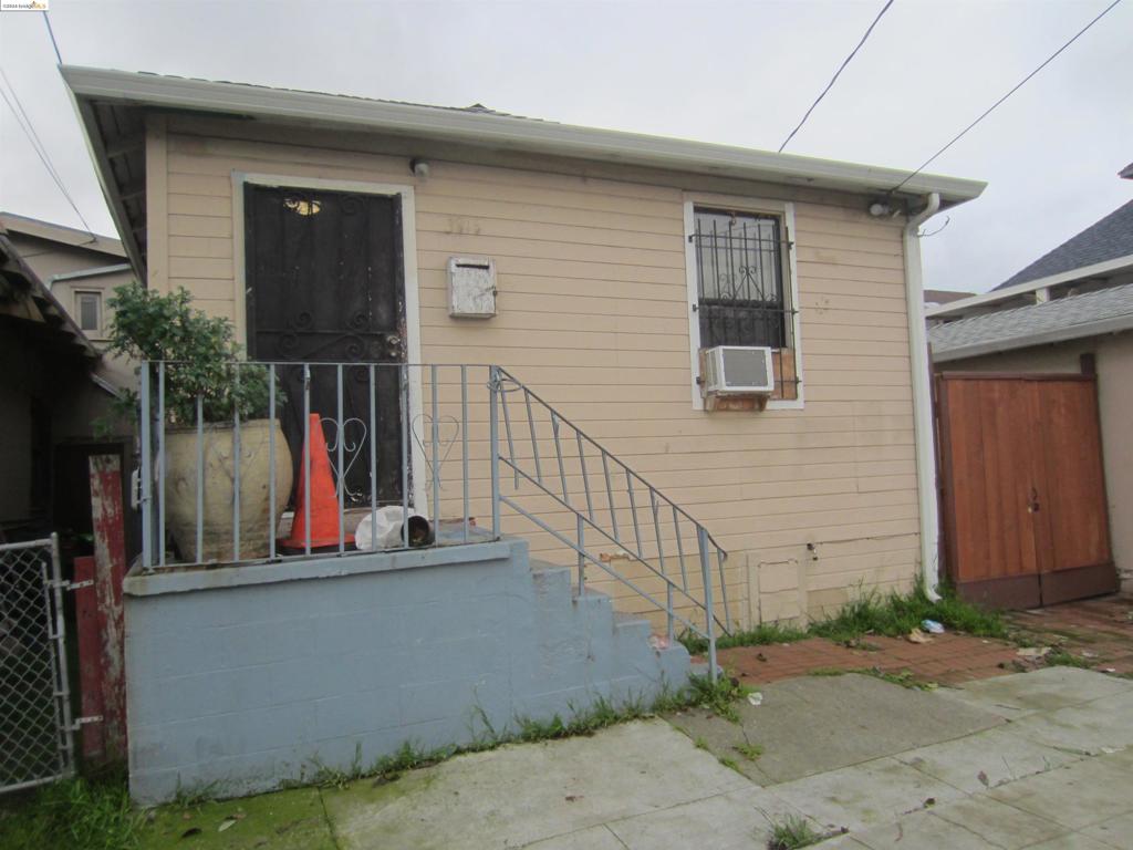 EAST OAKLAND - Residential