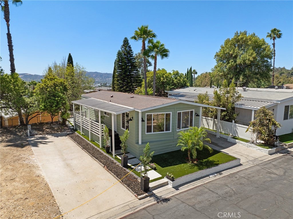 Properties 3 17350 Temple Ave 165
