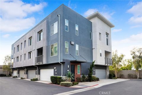 249 Steely Irvine CA 92614