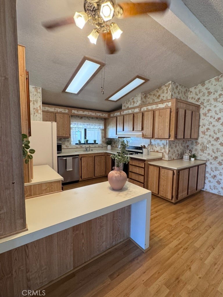 1300 W Menlo 121