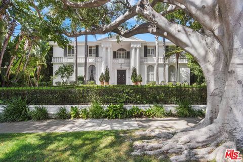 Photo of 717 N Rodeo Drive, Beverly Hills, CA 90210 (MLS # 26652775)