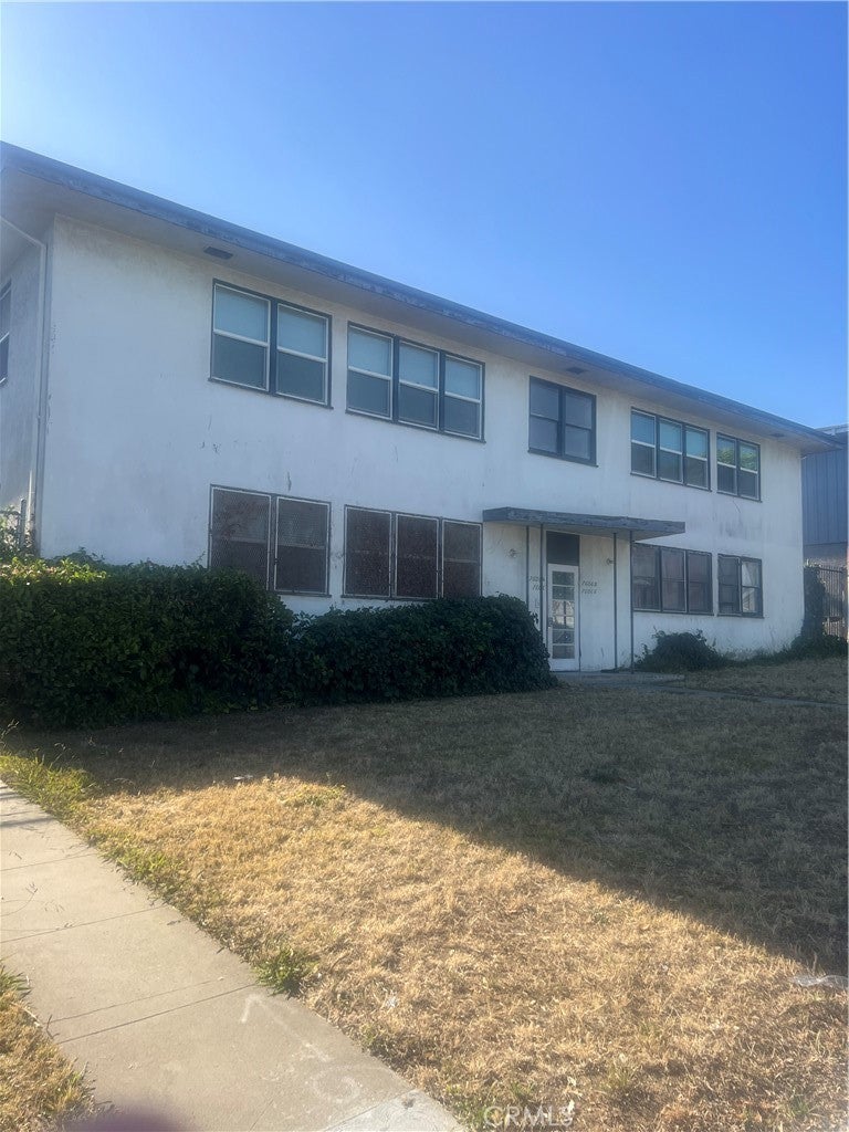 7606 1/4 Crenshaw Boulevard, Los Angeles CA 90043