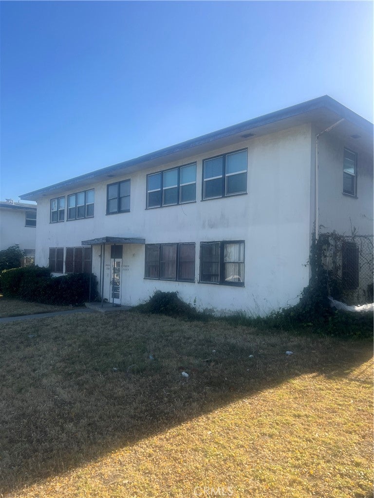 7606 1/4 Crenshaw Boulevard