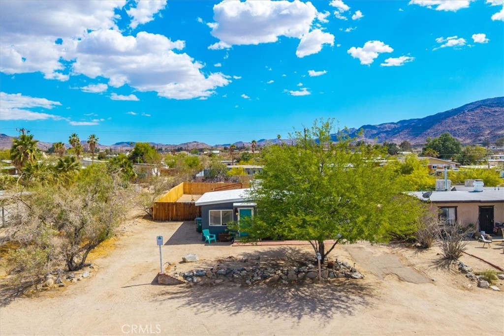 74825 Alta Loma Drive