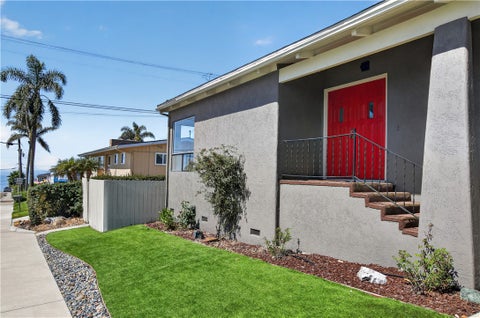 Tiny photo for 901 Visalia Street, Pismo Beach, CA 93449 (MLS # PI26185254)