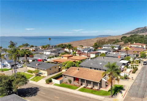 Tiny photo for 901 Visalia Street, Pismo Beach, CA 93449 (MLS # PI26185254)