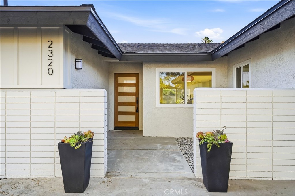 2320 N Hathaway Street