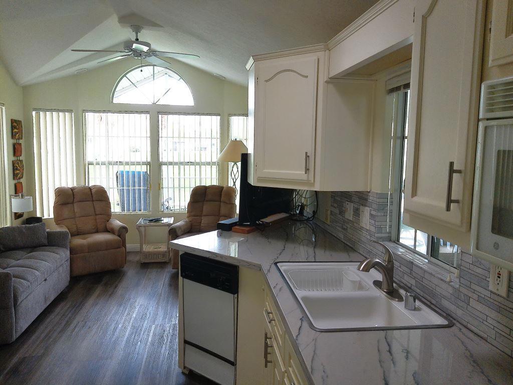 Rancho Casa Blanca - Manufactured In Park