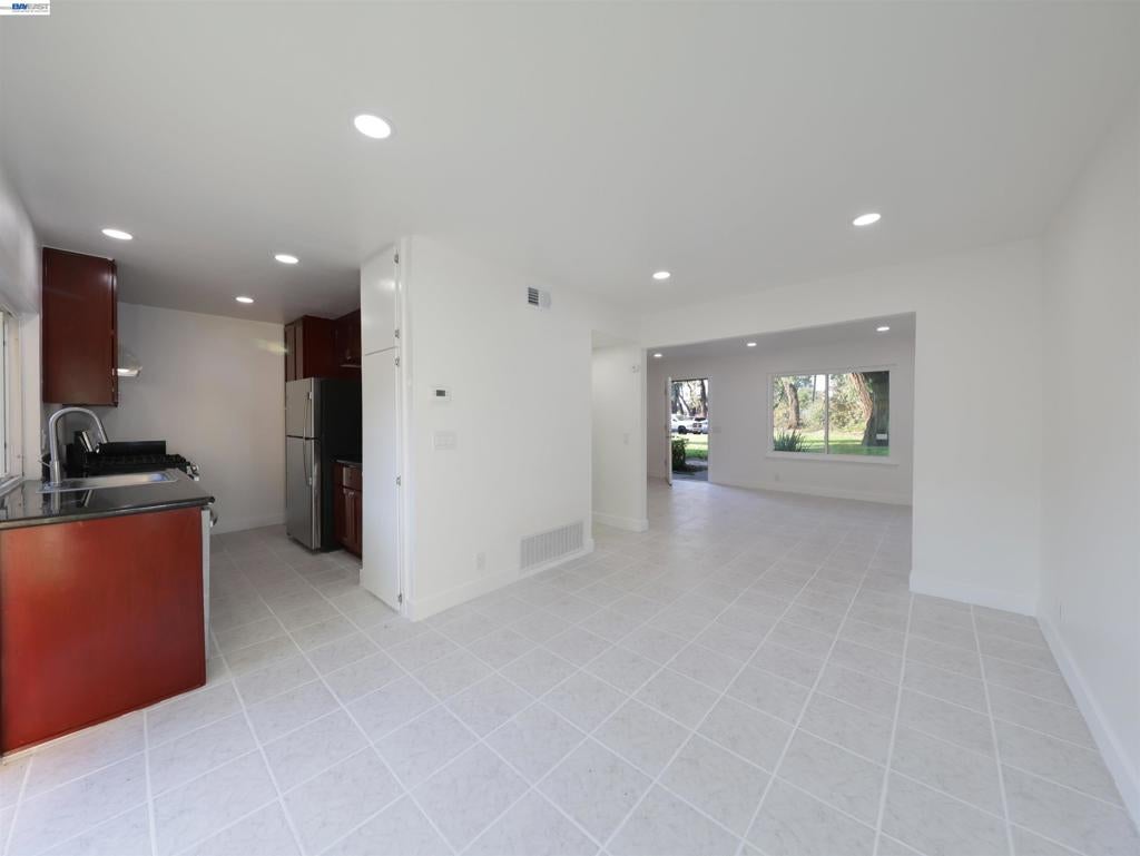 4103 Polaris Ave