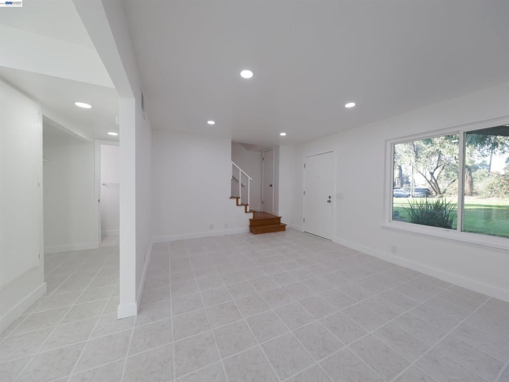 4103 Polaris Ave