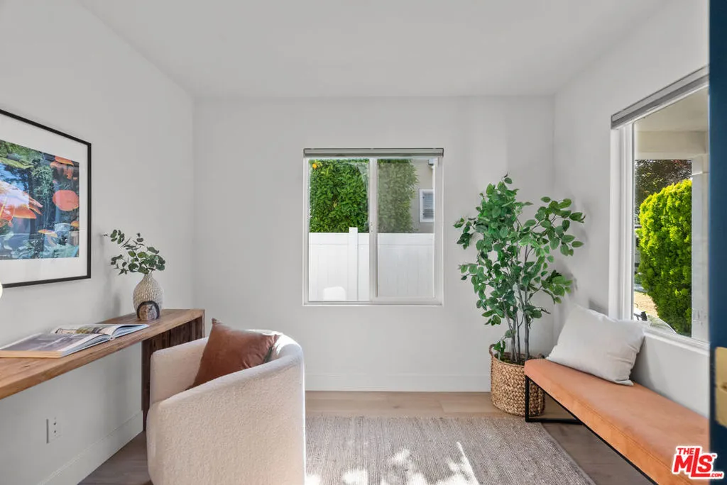 Encino, California 91436, United States, 3 Bedrooms Bedrooms, ,3 BathroomsBathrooms,Residential,Active,207824