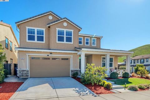 Photo of 4061 Sarasta Bay Dr, Pittsburg, CA 94565 (MLS # 41112462) Photo of 4061 Sarasta Bay Dr, Pittsburg, CA 94565 (MLS # 41112462)