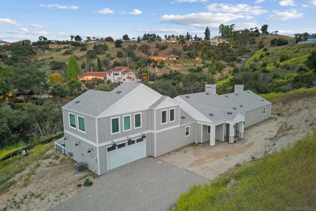 2747 Via Del Robles
