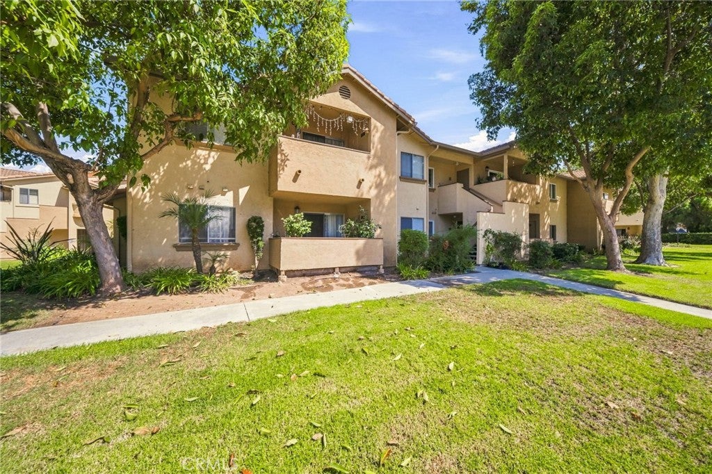 222 Woodland Parkway