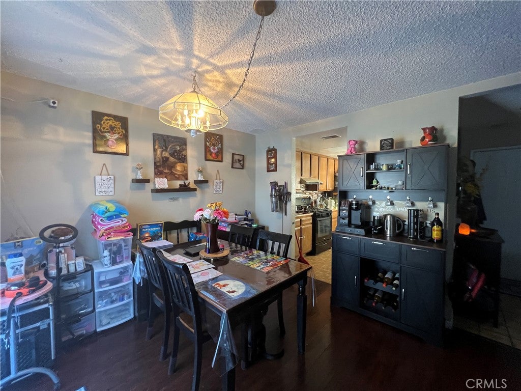 2421 S Reservoir