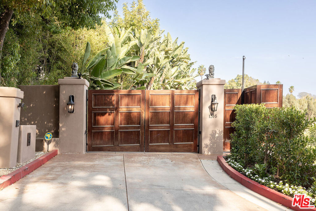 1316 Beverly Grove Place