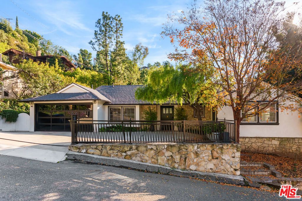 Photo of 9540 Dalegrove Drive, Beverly Hills, CA 90210 (MLS # 26656199)