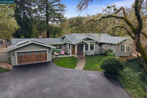 Photo of 735 735 Arroyo Ct Ct, Lafayette, CA 94549 (MLS # 41122151)