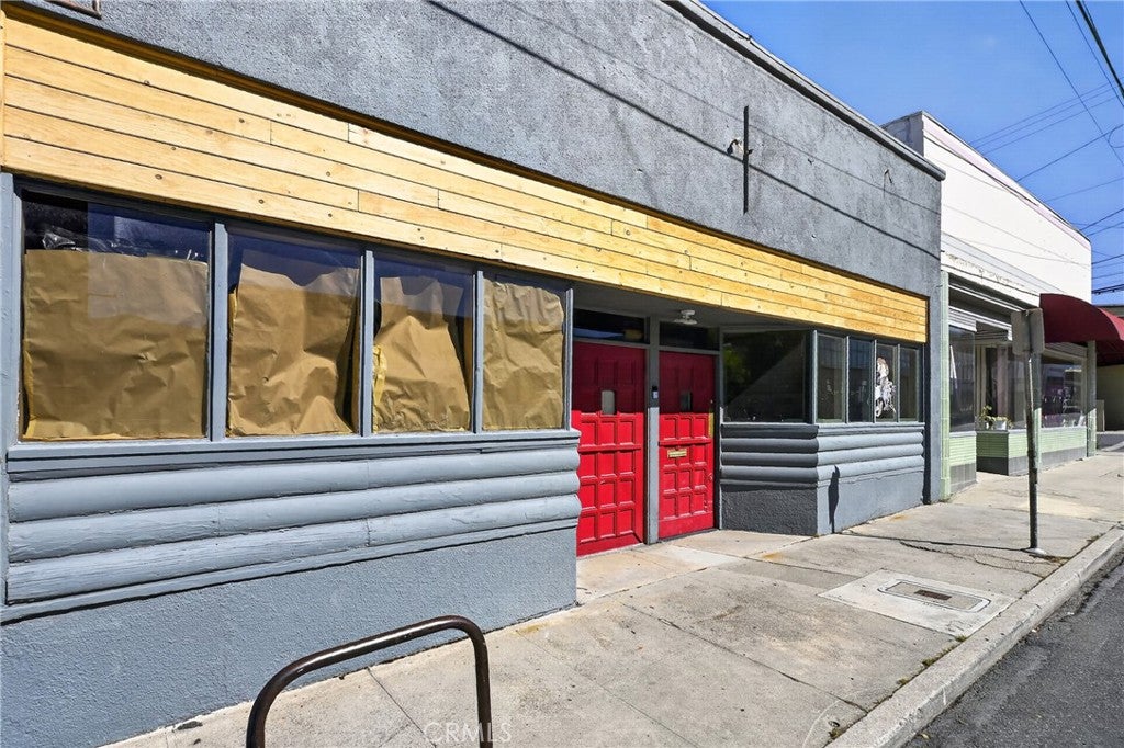 118 S Broadway