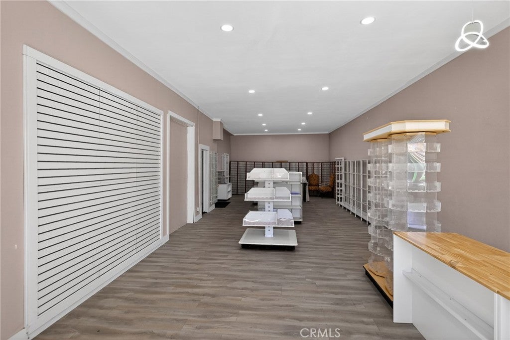 118 S Broadway
