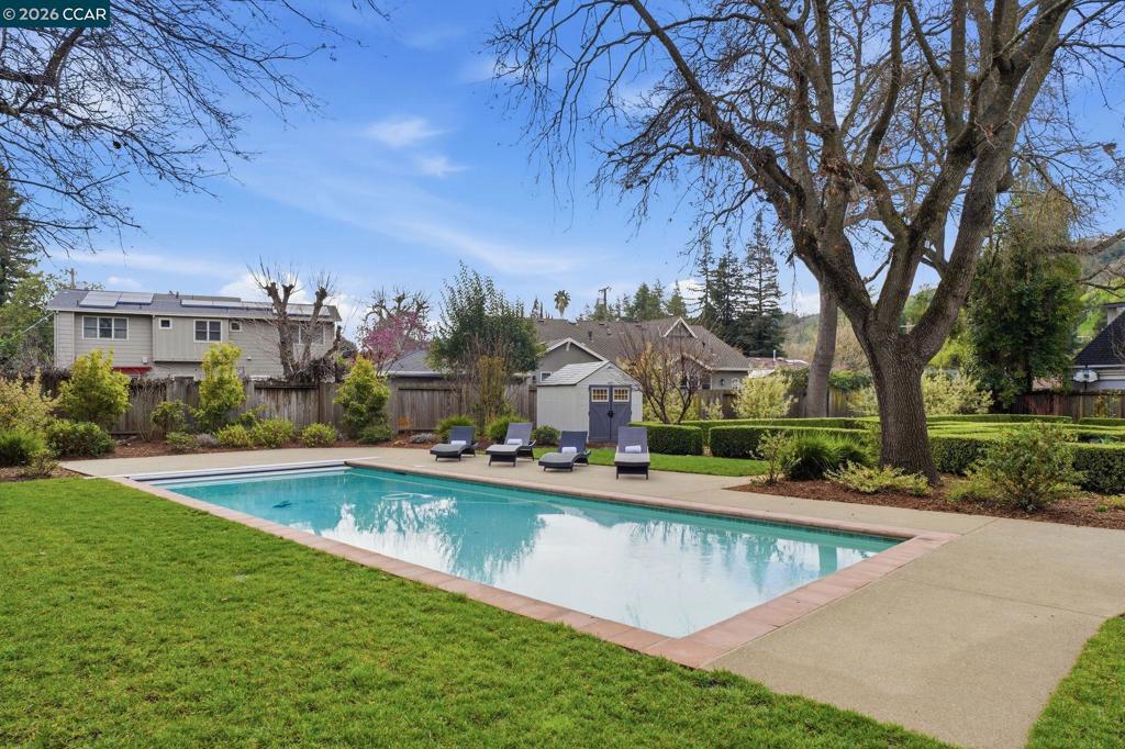 1437 1437 Twelve Oaks Court