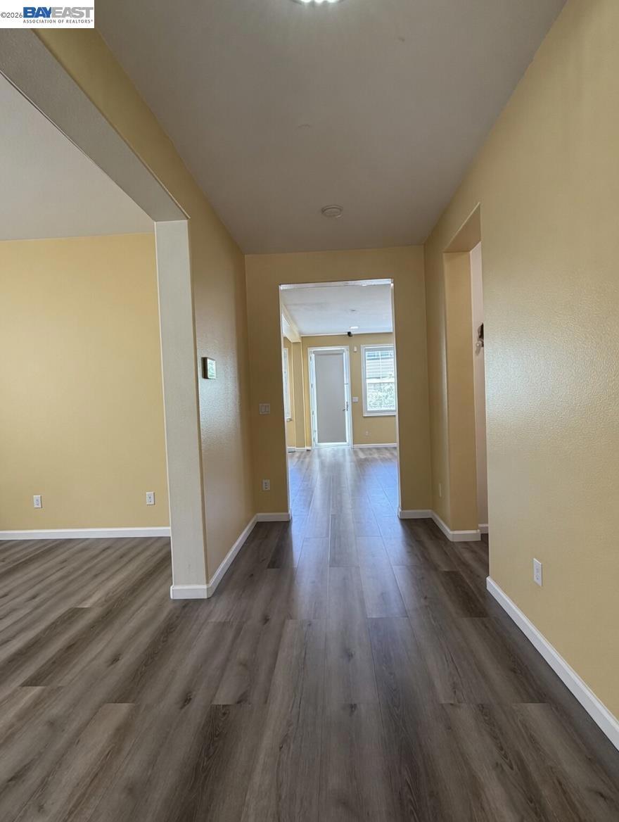 726 S Escuela Dr