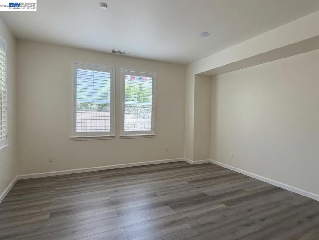726 S Escuela Dr