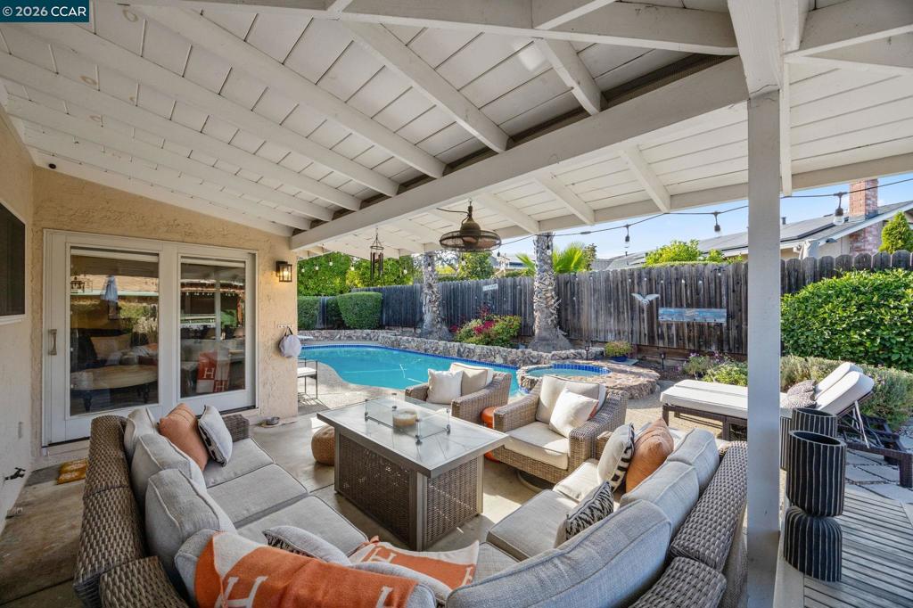 486 Viking Dr