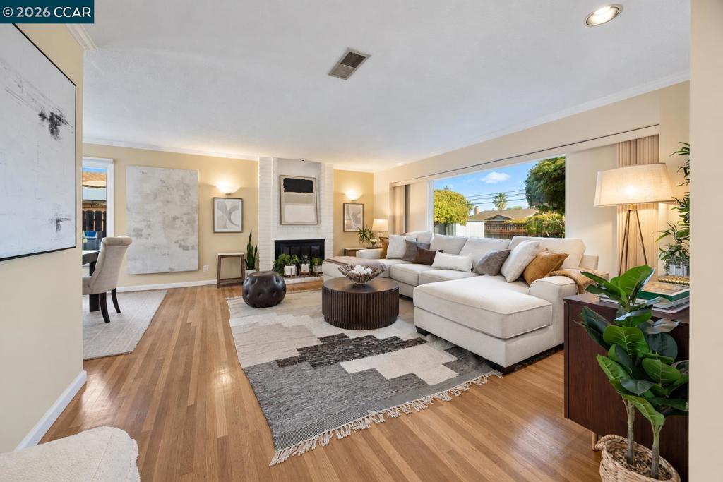 486 Viking Dr