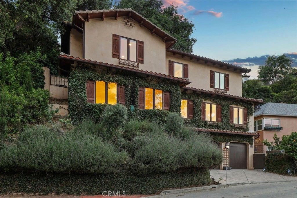 Photo of 3115 Ellington Dr, Los Angeles, CA 90068 (MLS # SR26066802)