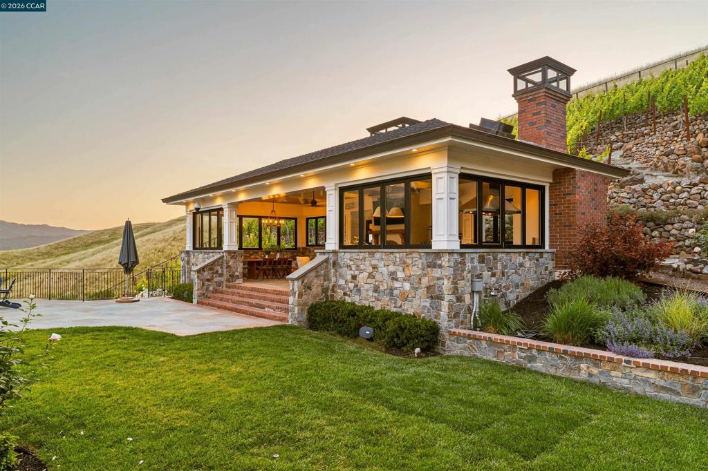 298 Barrington Ln